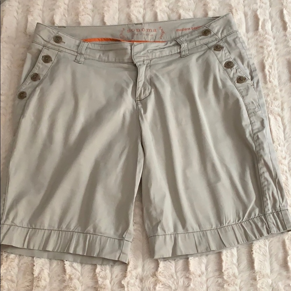 Khaki Bermuda shorts